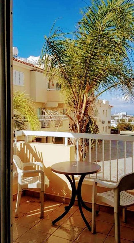 Armstrong Apartment Paralimni Esterno foto